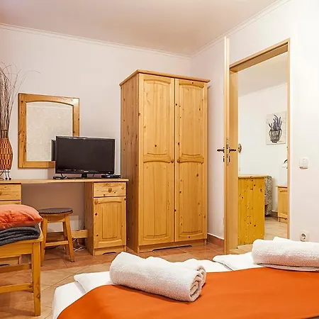 Levendula Apartment *