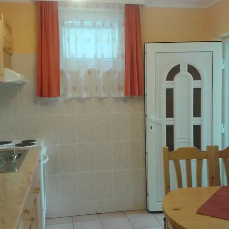 Apartament Levendula *